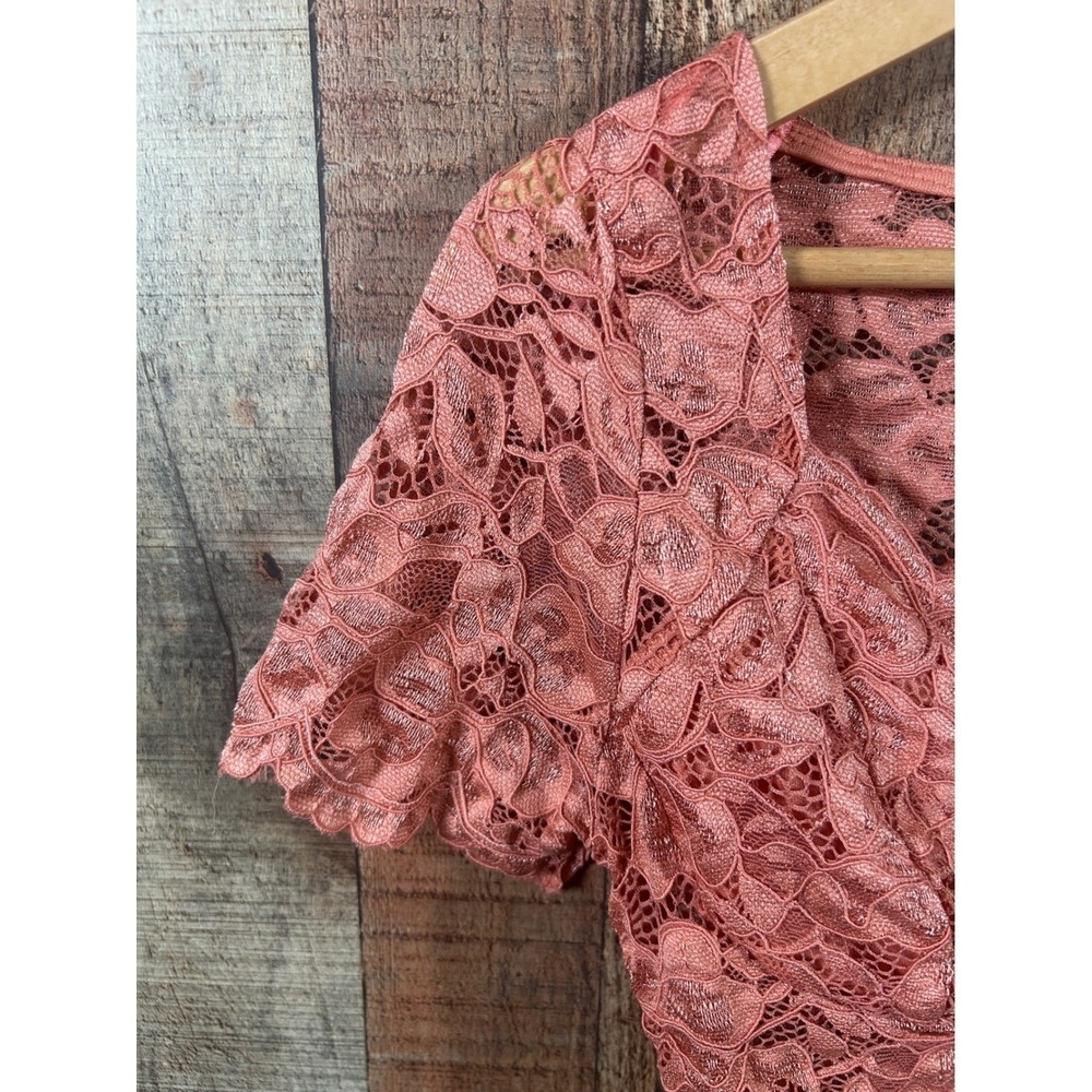 Iris Coral Floral Lace Crop Top V Neck Short Sleeve Coquette Medium Y2K